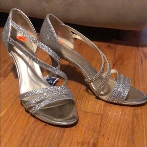 Bandolino Gold Champagne strap heels